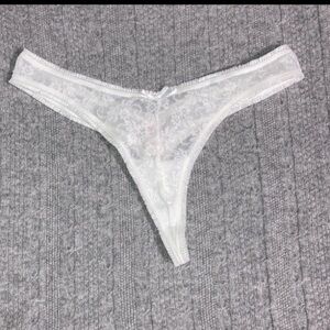 Victoria’s Secret Thong White Floral Lace Sheer Ruffle Trim Panties S M New